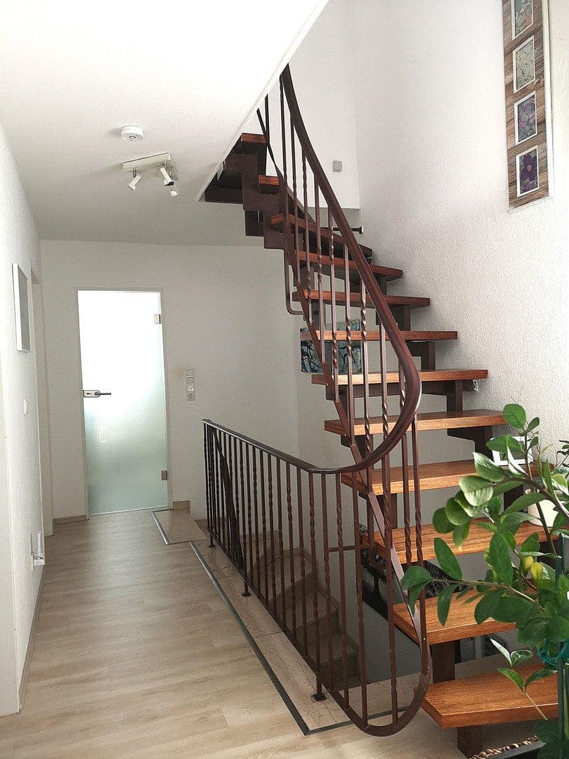 Prodej domu 170 m², pozemek 334 m², Kaarst, Severní Porýní-Vestfálsko Prodej domu 170 m², pozemek 334 m², Kaarst, Severní Porýní-Vestfálsko