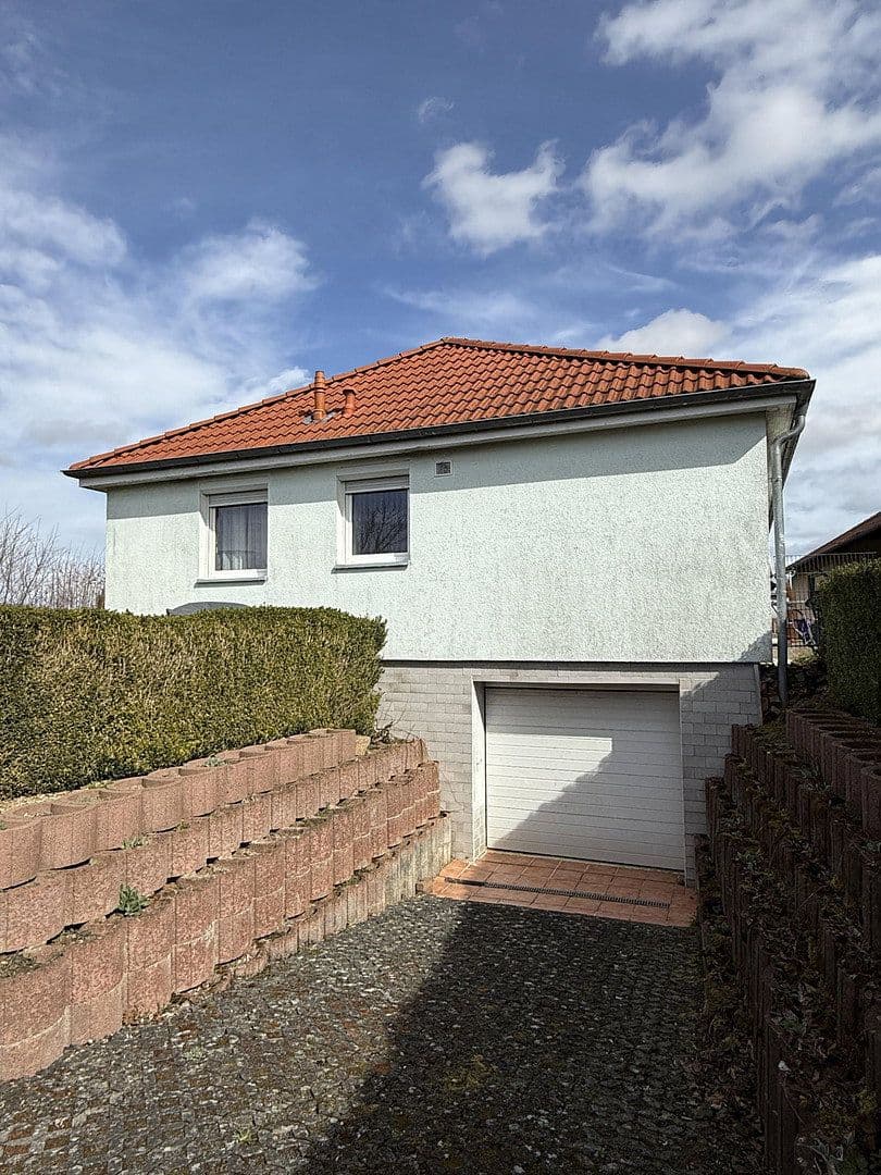 Prodej domu 97 m², pozemek 704 m², Flieden, Hessen Prodej domu 97 m², pozemek 704 m², Flieden, Hessen