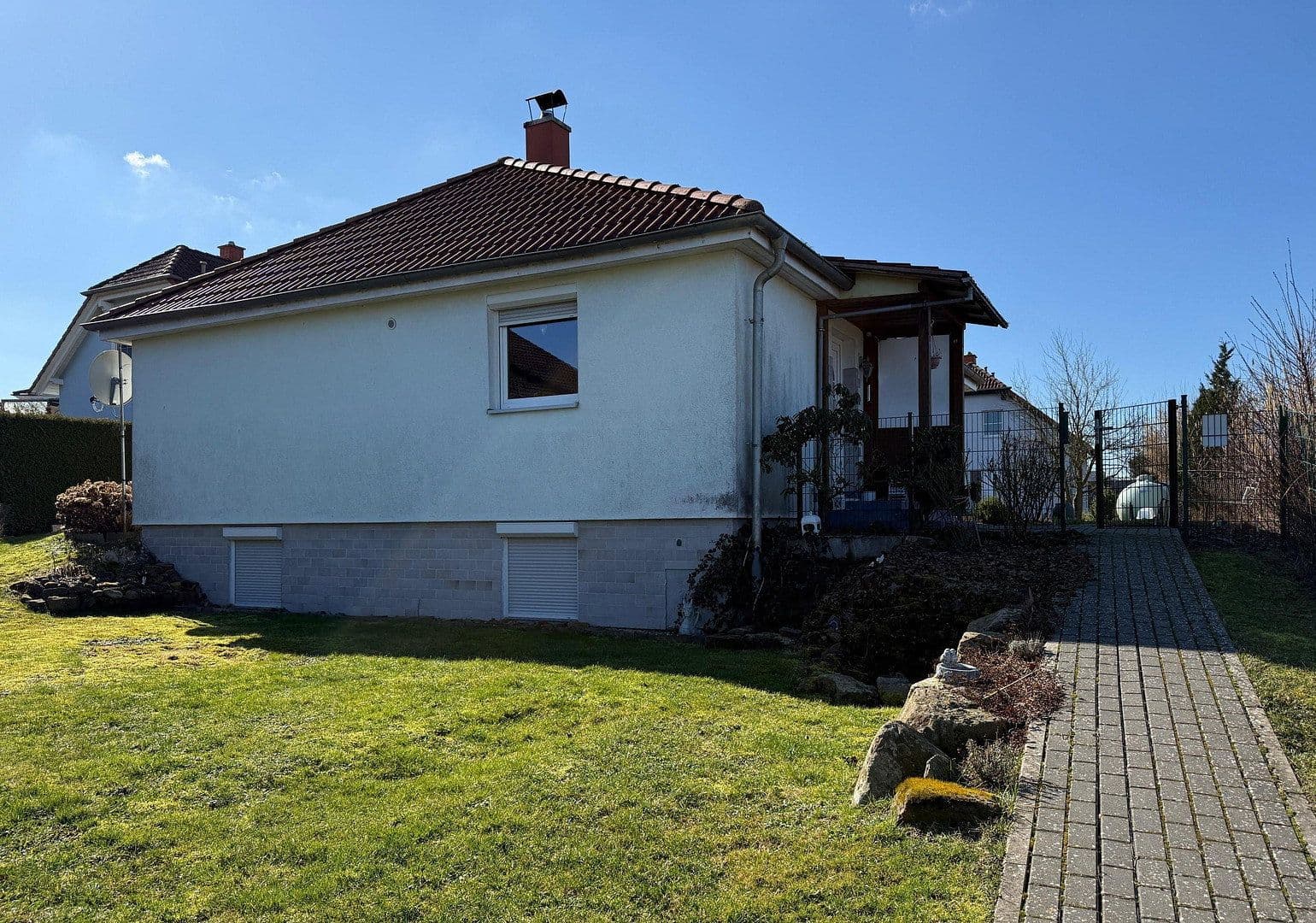 Prodej domu 97 m², pozemek 704 m², Flieden, Hessen Prodej domu 97 m², pozemek 704 m², Flieden, Hessen