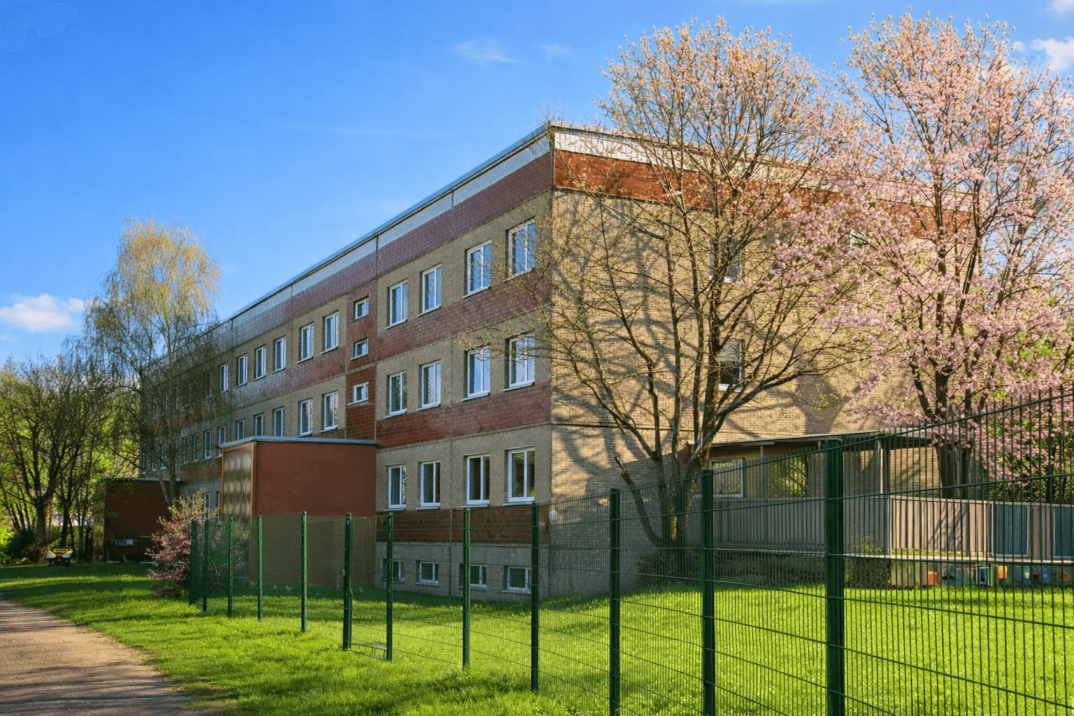 Prodej kanceláře 2.010 m², Osterwiecker Straße 1/1a, Halberstadt, Sasko-Anhaltsko Prodej kanceláře 2.010 m², Osterwiecker Straße 1/1a, Halberstadt, Sasko-Anhaltsko