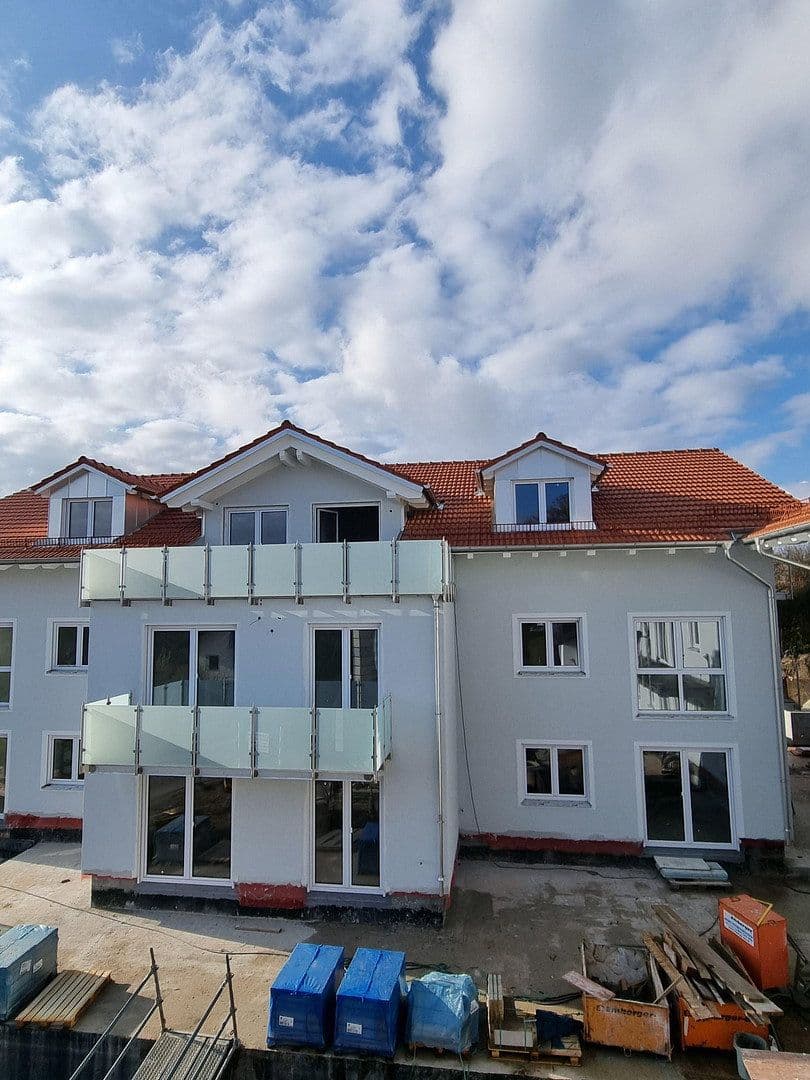 Pronájem bytu 2+1 64 m², Rosenheimer Str. 31, Grafing, Bavorsko Pronájem bytu 2+1 64 m², Rosenheimer Str. 31, Grafing, Bavorsko