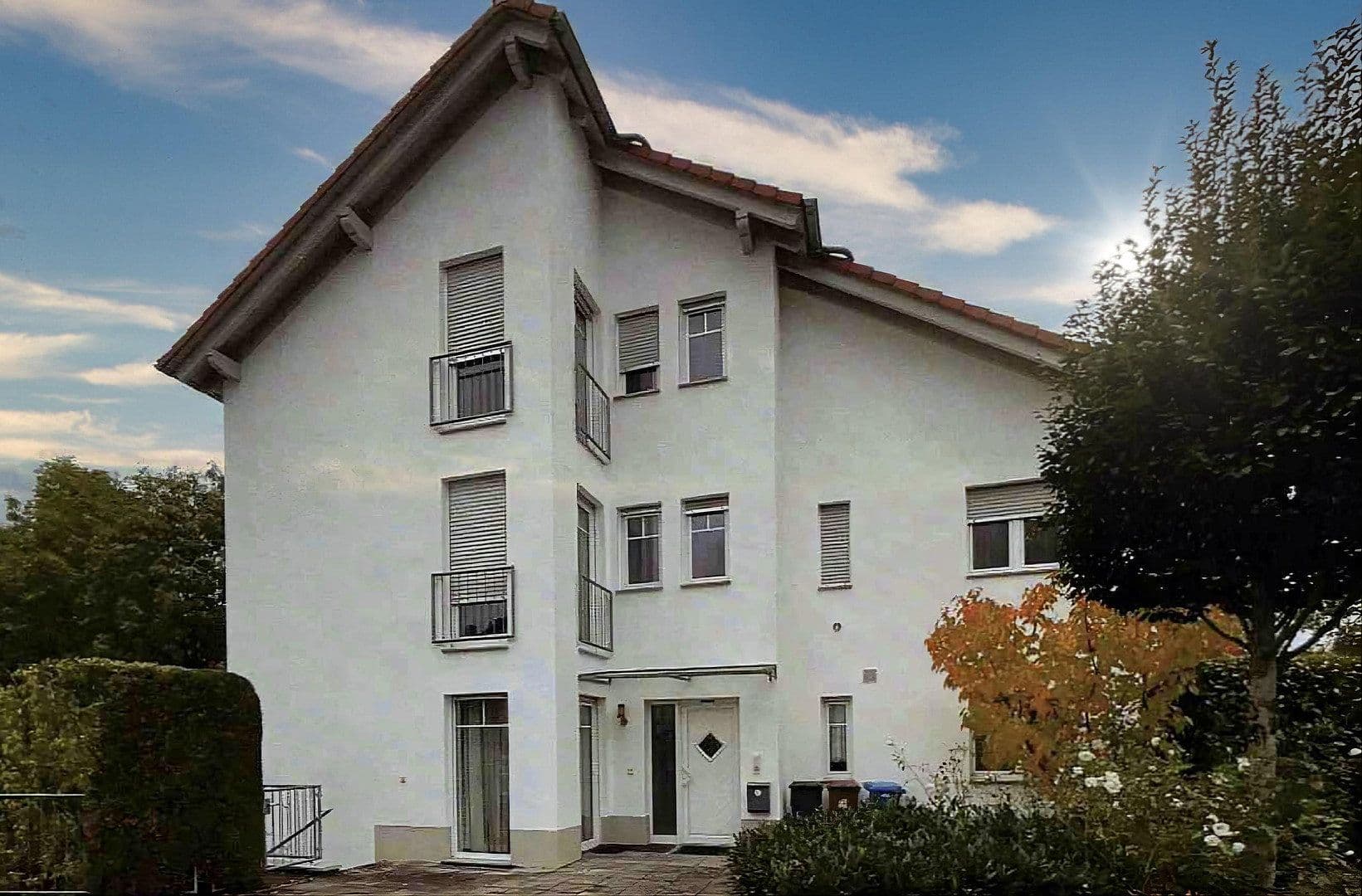 Prodej domu 220 m², pozemek 351 m², Eppsteiner Straße 67, Flörsheim, Hessen Prodej domu 220 m², pozemek 351 m², Eppsteiner Straße 67, Flörsheim, Hessen