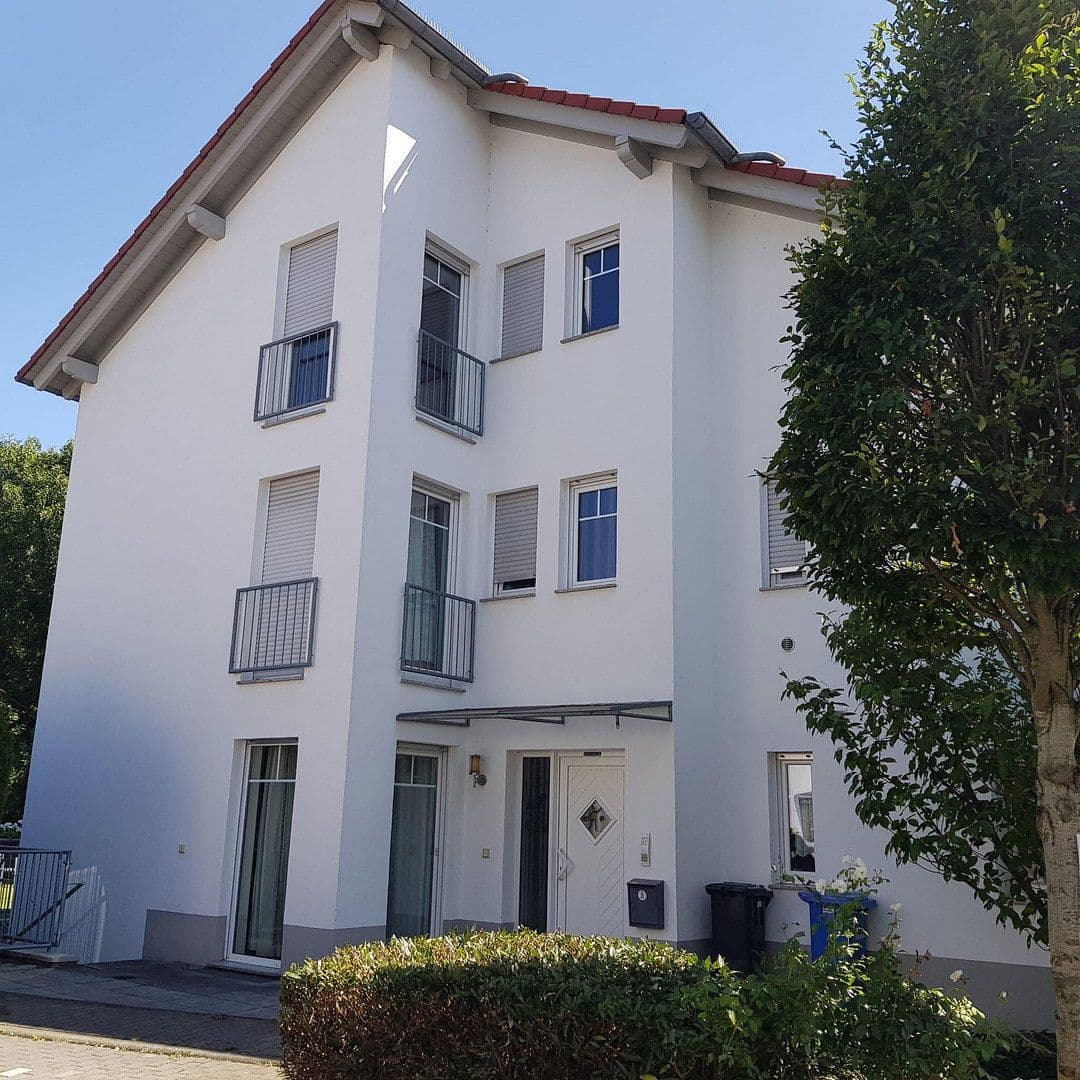 Prodej domu 220 m², pozemek 351 m², Eppsteiner Straße 67, Flörsheim, Hessen Prodej domu 220 m², pozemek 351 m², Eppsteiner Straße 67, Flörsheim, Hessen