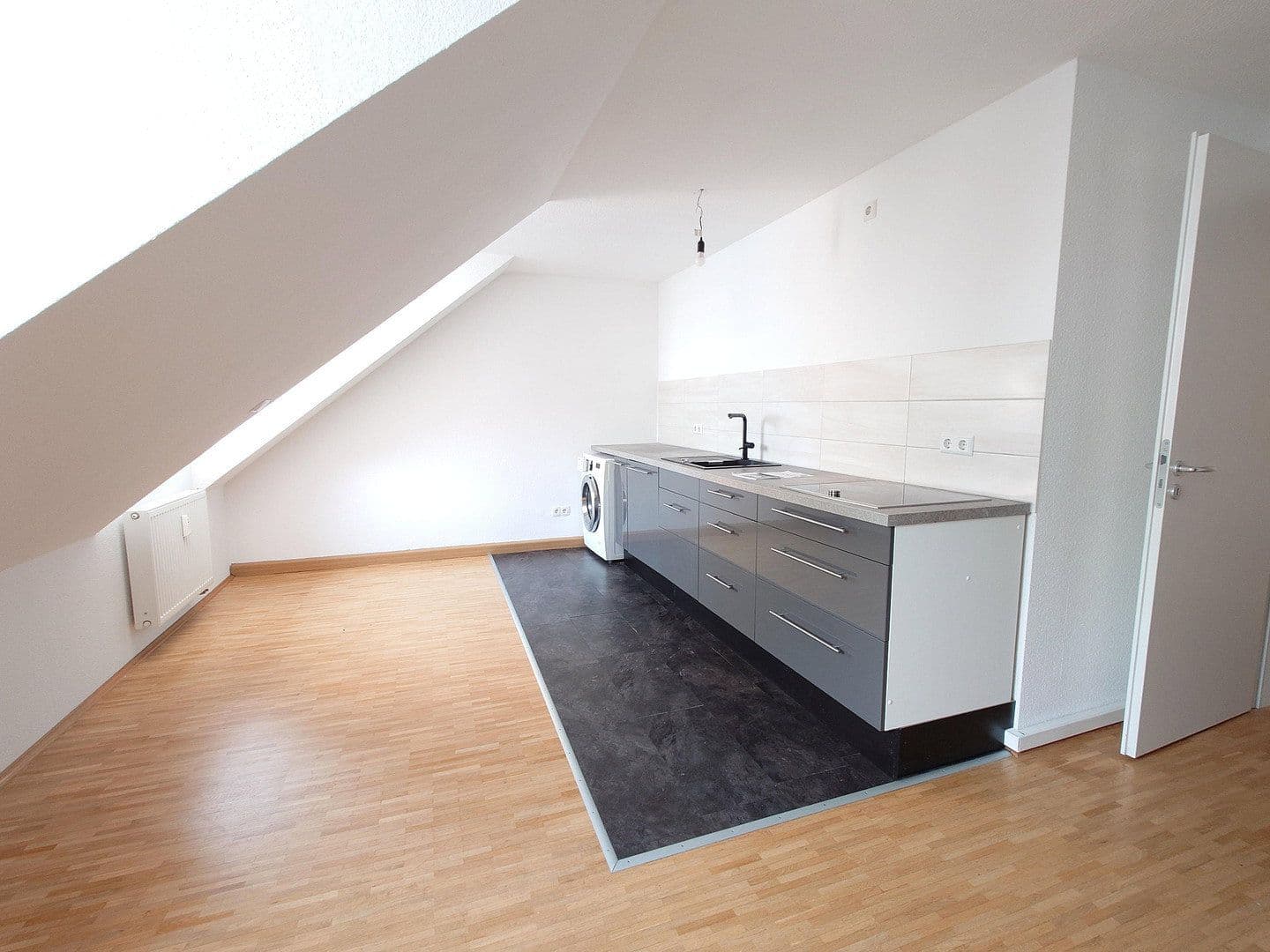 Pronájem bytu 3+1 79 m², Blumenstr. 3, Hannover, Dolní Sasko Pronájem bytu 3+1 79 m², Blumenstr. 3, Hannover, Dolní Sasko