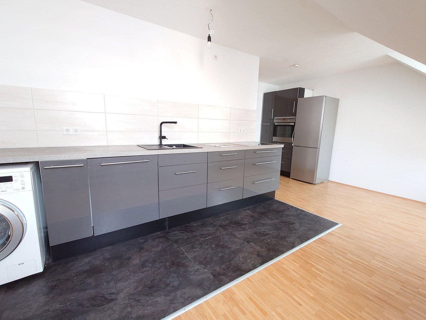 Pronájem bytu 3+1 79 m², Blumenstr. 3, Hannover, Dolní Sasko Pronájem bytu 3+1 79 m², Blumenstr. 3, Hannover, Dolní Sasko