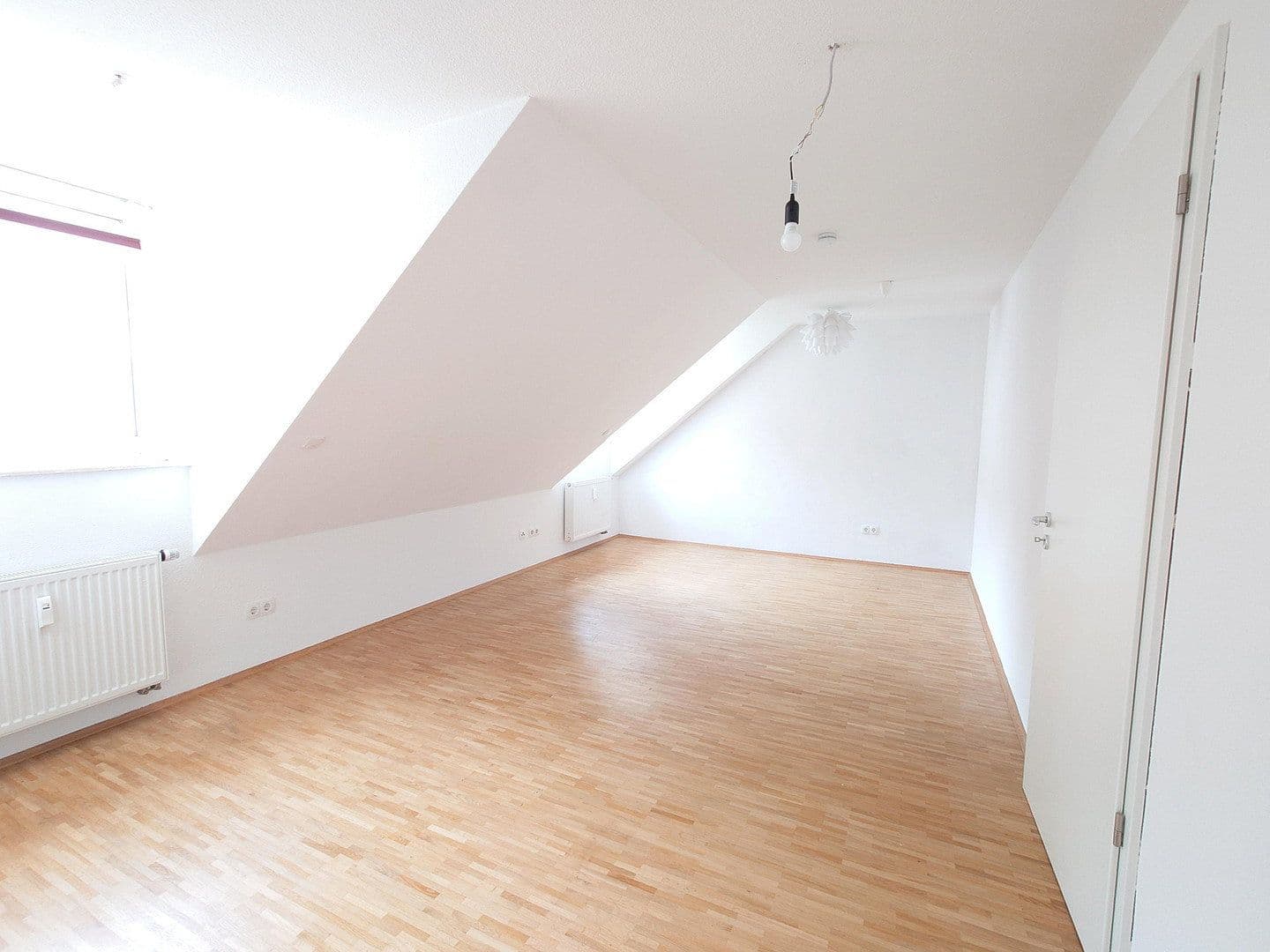 Pronájem bytu 3+1 79 m², Blumenstr. 3, Hannover, Dolní Sasko Pronájem bytu 3+1 79 m², Blumenstr. 3, Hannover, Dolní Sasko