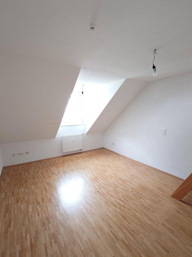 Pronájem bytu 3+1 79 m², Blumenstr. 3, Hannover, Dolní Sasko Pronájem bytu 3+1 79 m², Blumenstr. 3, Hannover, Dolní Sasko