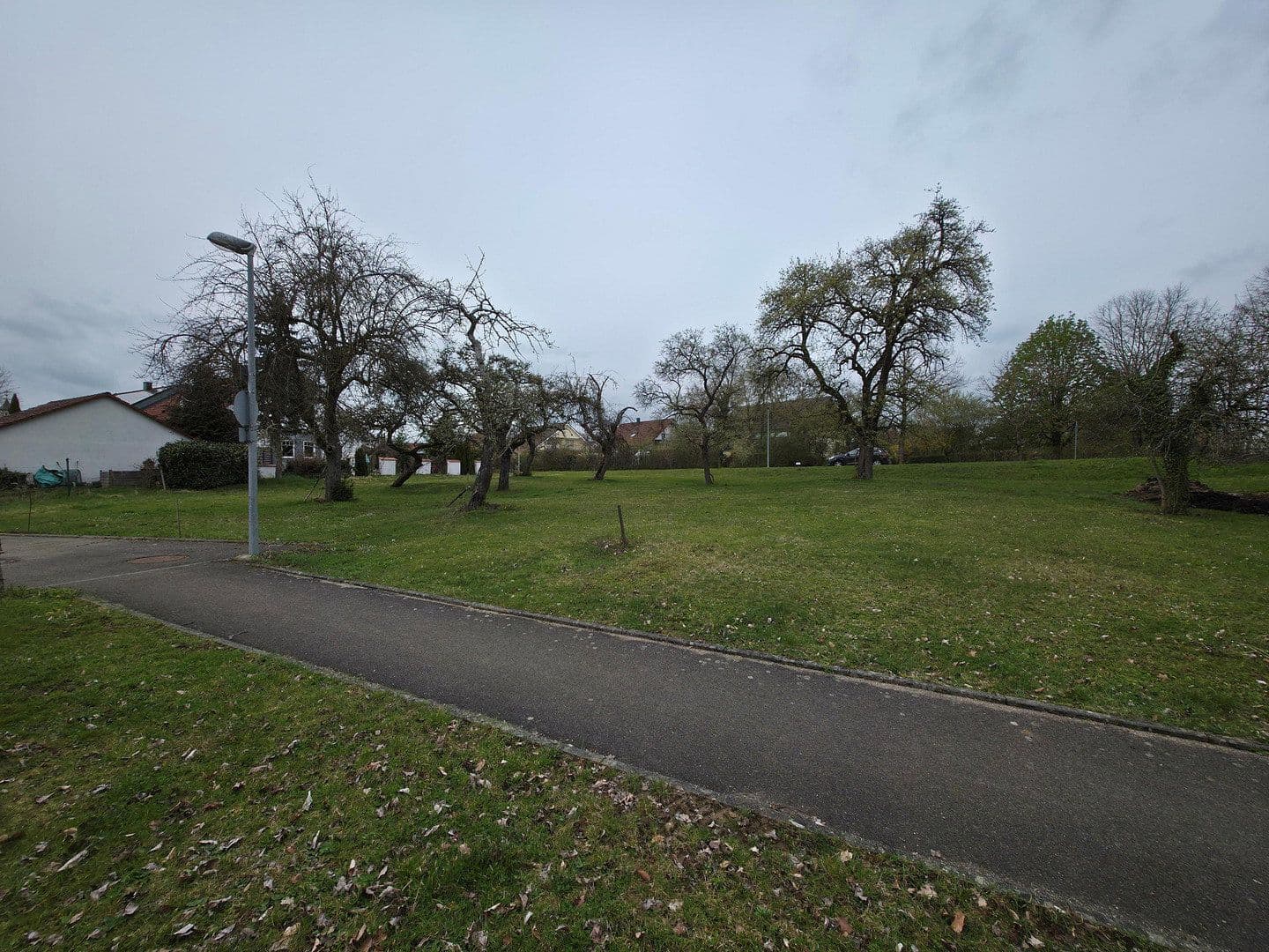 Prodej pozemku 1.400 m², Hohenstaufenstrasse, Neuler, Bádensko-Württembersko Prodej pozemku 1.400 m², Hohenstaufenstrasse, Neuler, Bádensko-Württembersko