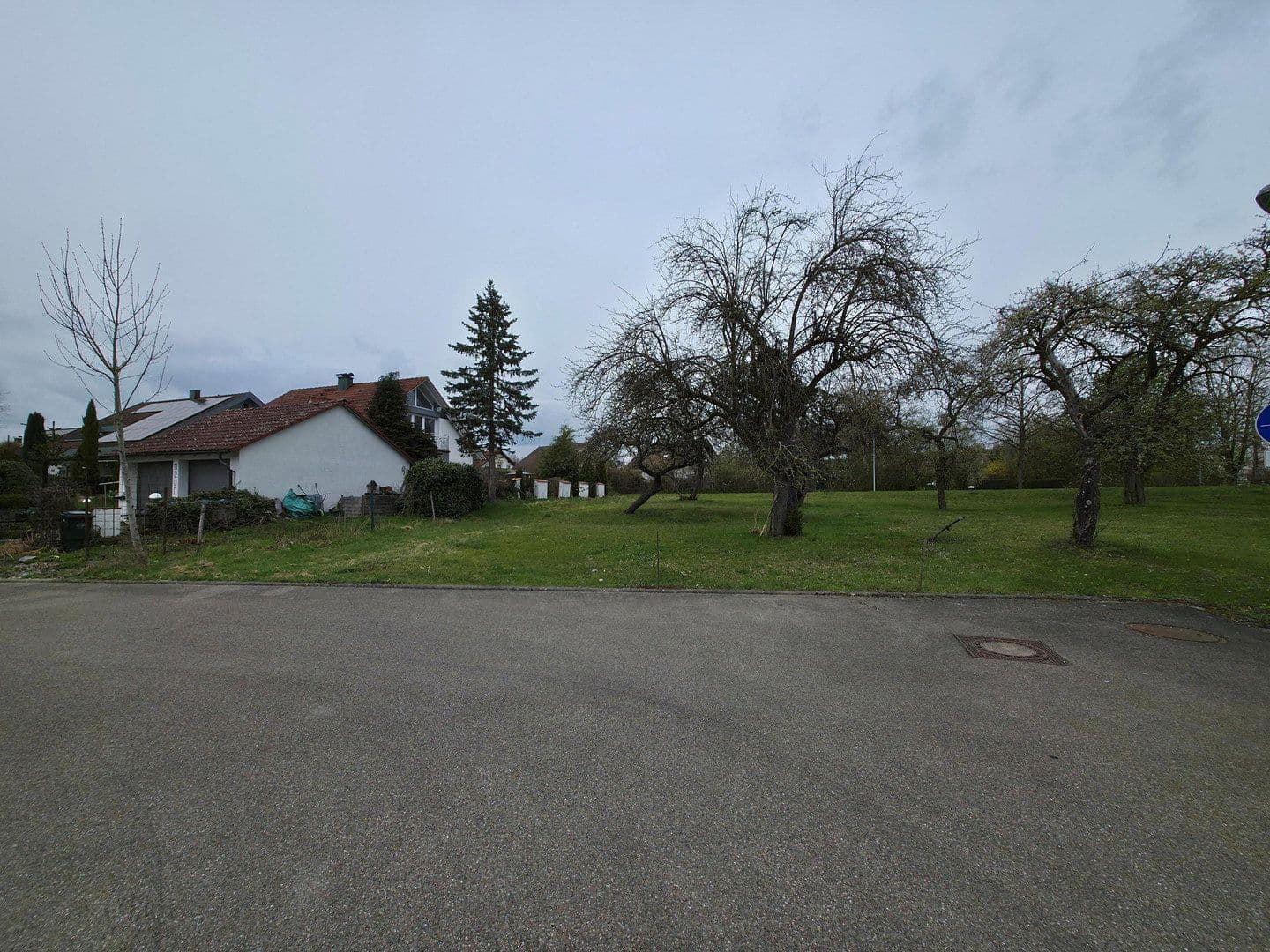 Prodej pozemku 1.400 m², Hohenstaufenstrasse, Neuler, Bádensko-Württembersko Prodej pozemku 1.400 m², Hohenstaufenstrasse, Neuler, Bádensko-Württembersko