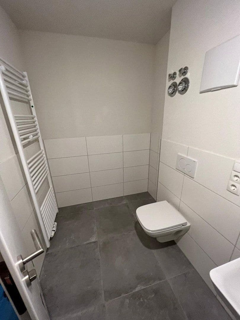 Pronájem bytu 2+1 104 m², Weinsteige 10, Bad Mergentheim, Bádensko-Württembersko Pronájem bytu 2+1 104 m², Weinsteige 10, Bad Mergentheim, Bádensko-Württembersko