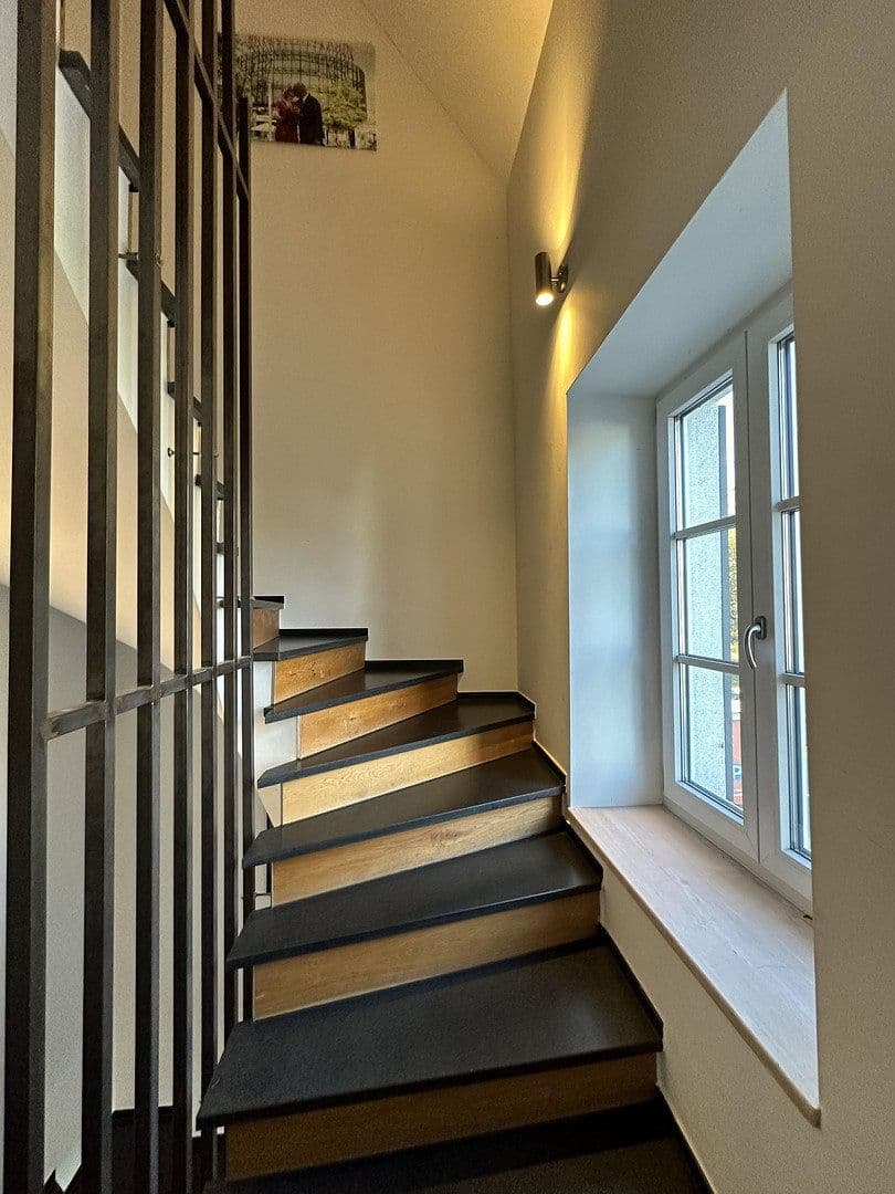 Pronájem bytu 5+1 141 m², Sudetendeutsche Straße 31a, München, Bavorsko Pronájem bytu 5+1 141 m², Sudetendeutsche Straße 31a, München, Bavorsko