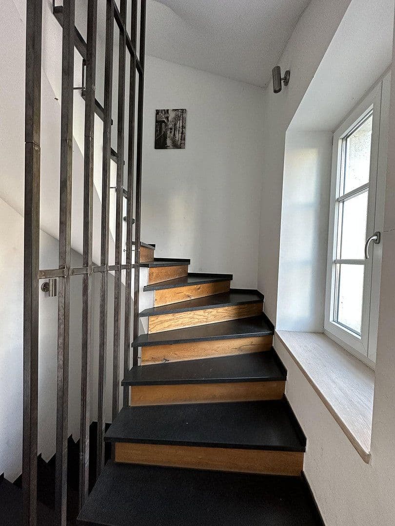 Pronájem bytu 5+1 141 m², Sudetendeutsche Straße 31a, München, Bavorsko Pronájem bytu 5+1 141 m², Sudetendeutsche Straße 31a, München, Bavorsko