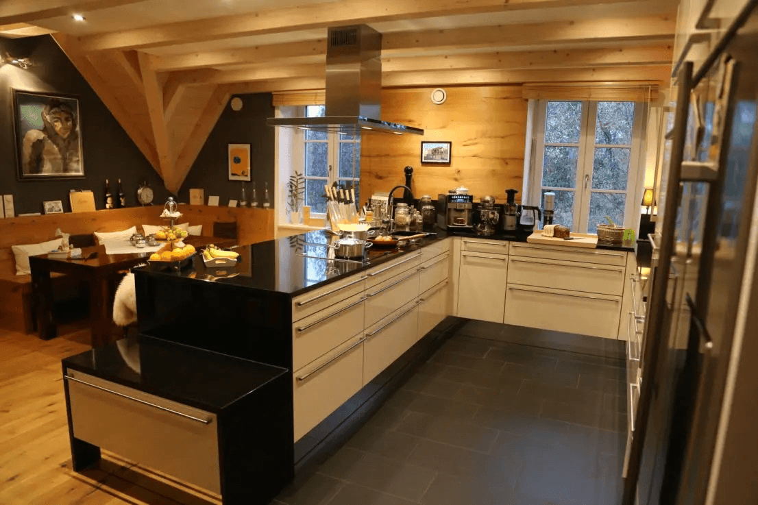 Pronájem bytu 5+1 141 m², Sudetendeutsche Straße 31a, München, Bavorsko Pronájem bytu 5+1 141 m², Sudetendeutsche Straße 31a, München, Bavorsko