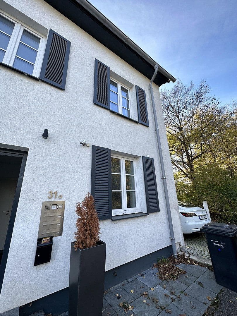 Pronájem bytu 5+1 141 m², Sudetendeutsche Straße 31a, München, Bavorsko Pronájem bytu 5+1 141 m², Sudetendeutsche Straße 31a, München, Bavorsko