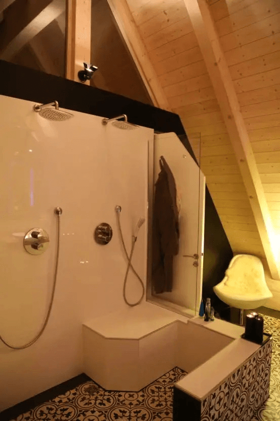 Pronájem bytu 5+1 141 m², Sudetendeutsche Straße 31a, München, Bavorsko Pronájem bytu 5+1 141 m², Sudetendeutsche Straße 31a, München, Bavorsko