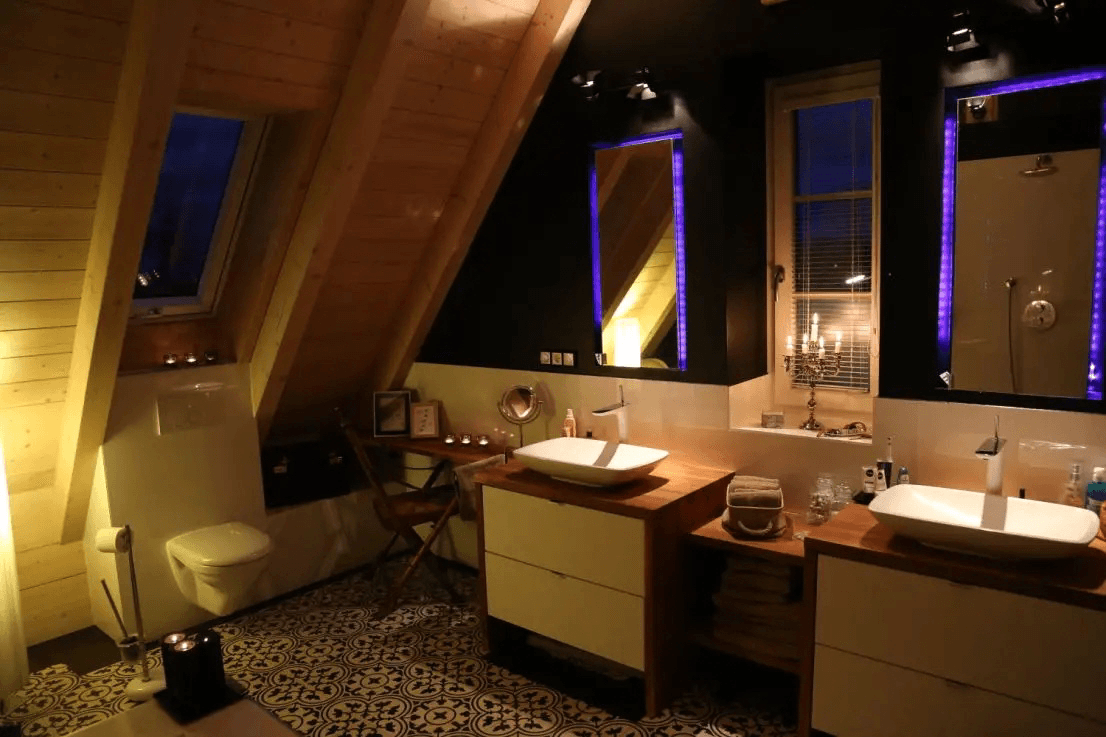 Pronájem bytu 5+1 141 m², Sudetendeutsche Straße 31a, München, Bavorsko Pronájem bytu 5+1 141 m², Sudetendeutsche Straße 31a, München, Bavorsko