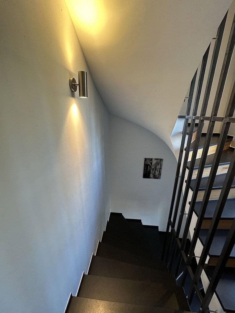 Pronájem bytu 5+1 141 m², Sudetendeutsche Straße 31a, München, Bavorsko Pronájem bytu 5+1 141 m², Sudetendeutsche Straße 31a, München, Bavorsko