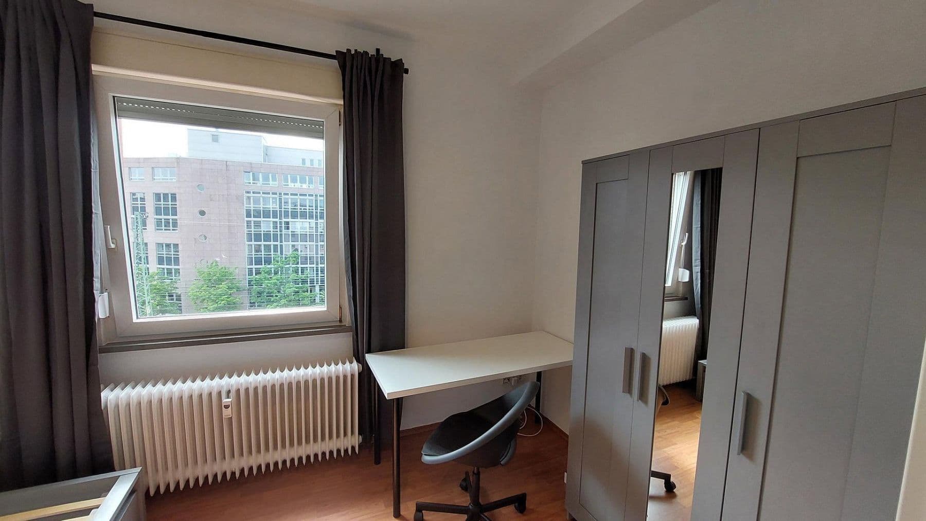 Pronájem bytu 4+1 74 m², Emser Strasse 40, Frankfurt, Hessen Pronájem bytu 4+1 74 m², Emser Strasse 40, Frankfurt, Hessen