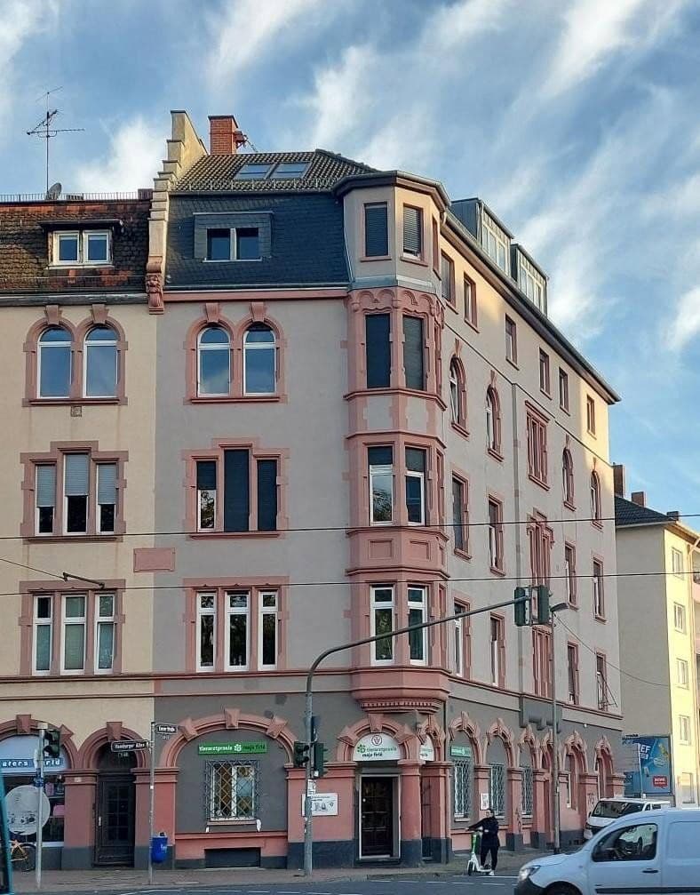 Pronájem bytu 4+1 74 m², Emser Strasse 40, Frankfurt, Hessen Pronájem bytu 4+1 74 m², Emser Strasse 40, Frankfurt, Hessen