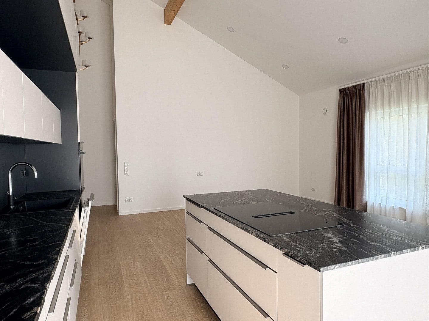 Pronájem bytu 4+kk 149 m², Dingolfing, Bavorsko Pronájem bytu 4+kk 149 m², Dingolfing, Bavorsko