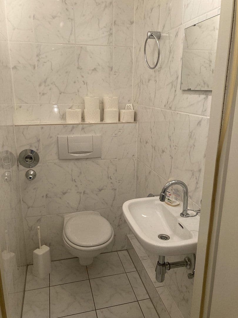 Pronájem bytu 4+1 82 m², Wilhelmsplatz 18, Offenbach, Hessen Pronájem bytu 4+1 82 m², Wilhelmsplatz 18, Offenbach, Hessen