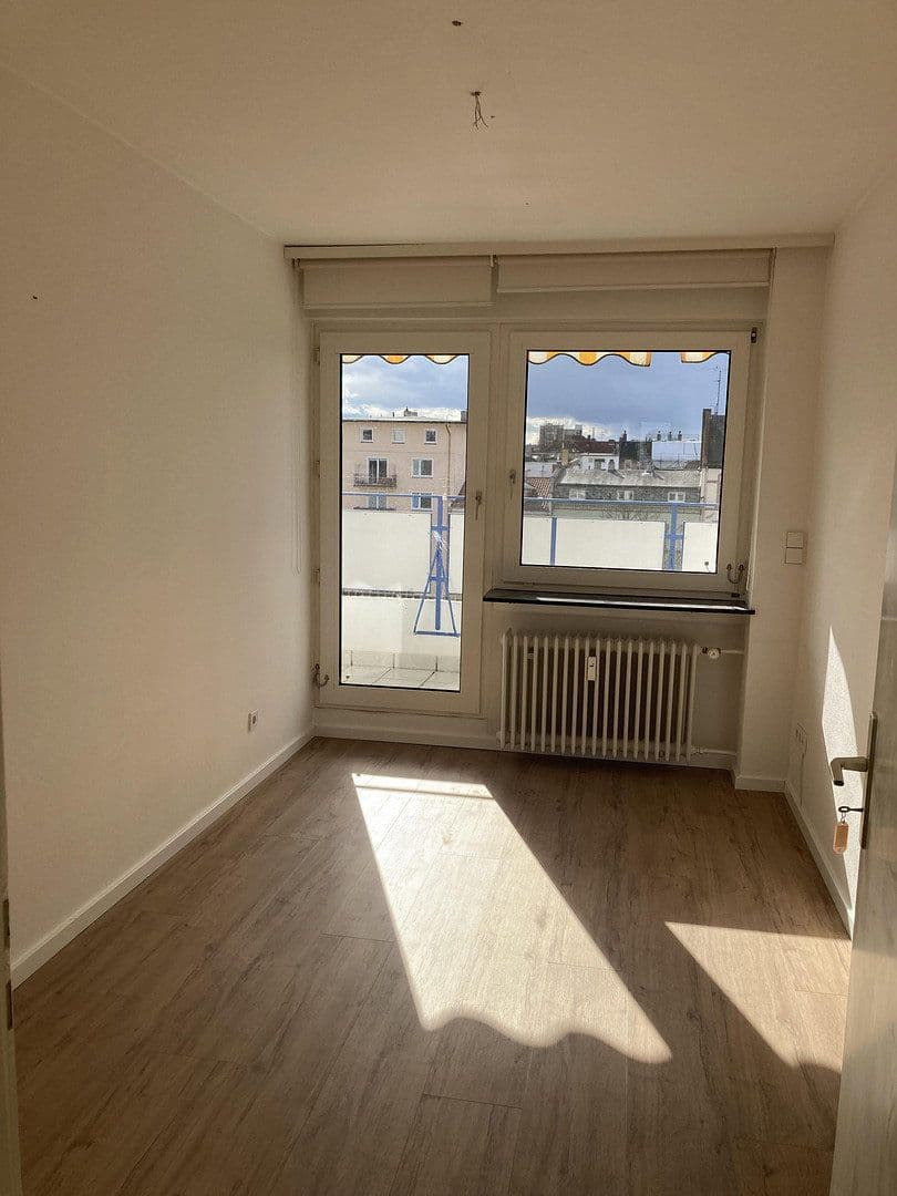 Pronájem bytu 4+1 82 m², Wilhelmsplatz 18, Offenbach, Hessen Pronájem bytu 4+1 82 m², Wilhelmsplatz 18, Offenbach, Hessen