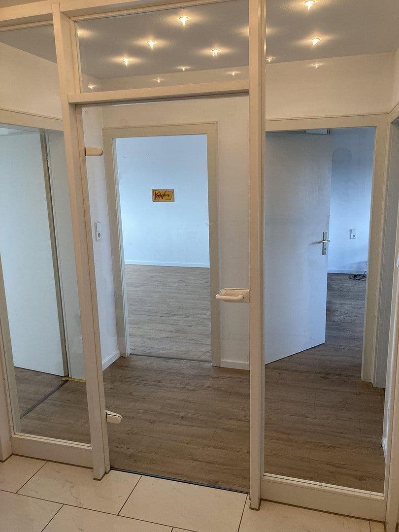 Pronájem bytu 4+1 82 m², Wilhelmsplatz 18, Offenbach, Hessen Pronájem bytu 4+1 82 m², Wilhelmsplatz 18, Offenbach, Hessen