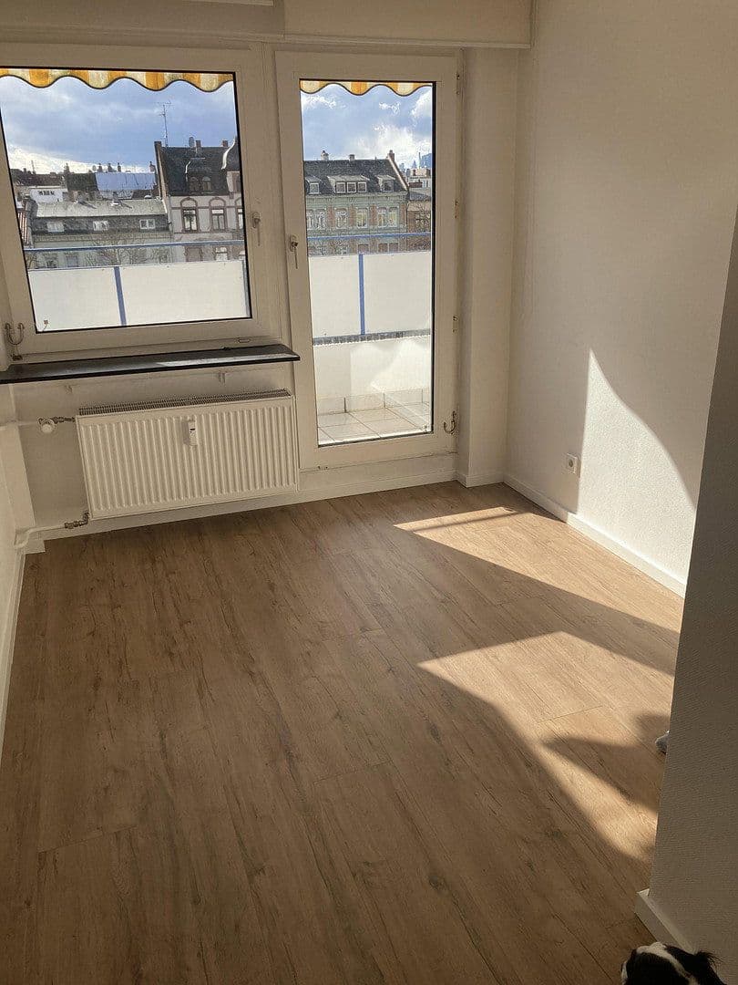 Pronájem bytu 4+1 82 m², Wilhelmsplatz 18, Offenbach, Hessen Pronájem bytu 4+1 82 m², Wilhelmsplatz 18, Offenbach, Hessen