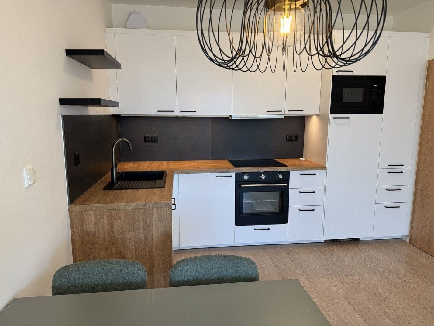 Pronájem bytu 2+kk 58 m², U Pivovaru, Benešov, Středočeský kraj Pronájem bytu 2+kk 58 m², U Pivovaru, Benešov, Středočeský kraj