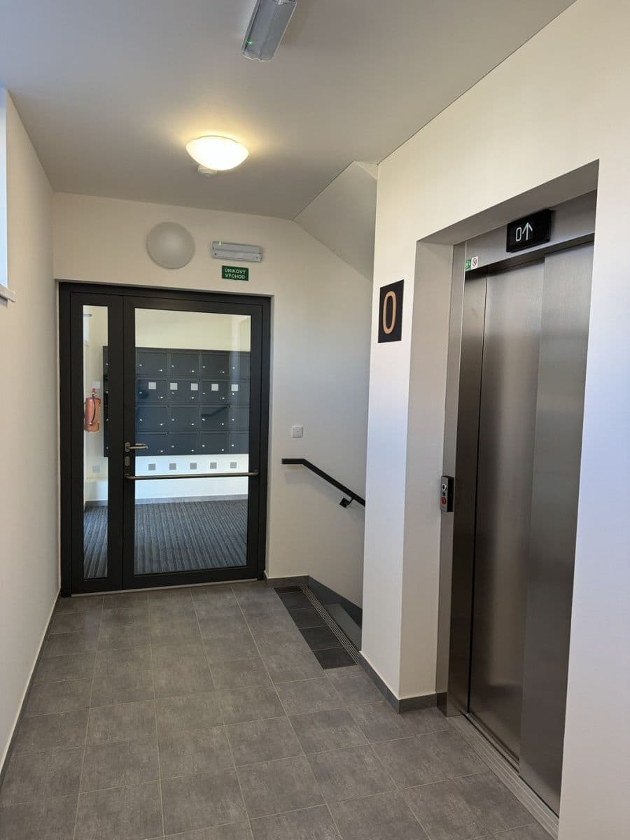 Pronájem bytu 2+kk 58 m², U Pivovaru, Benešov, Středočeský kraj Pronájem bytu 2+kk 58 m², U Pivovaru, Benešov, Středočeský kraj