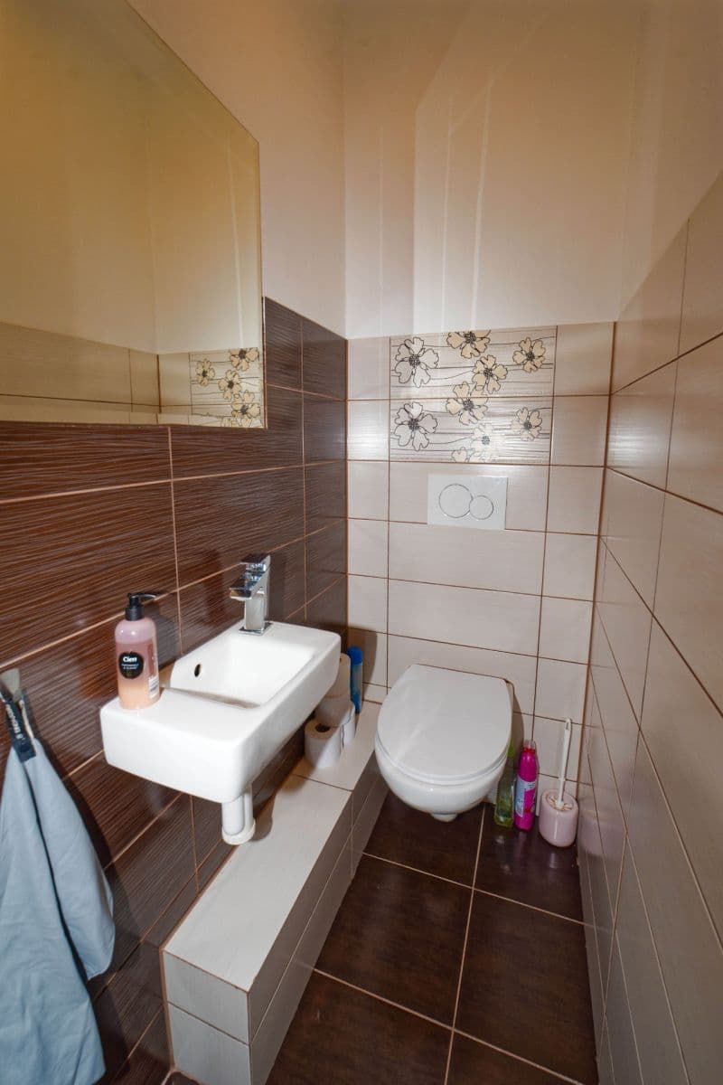 Prodej domu 75 m², pozemek 130 m², Prostřední, Zlín, Zlínský kraj Prodej domu 75 m², pozemek 130 m², Prostřední, Zlín, Zlínský kraj