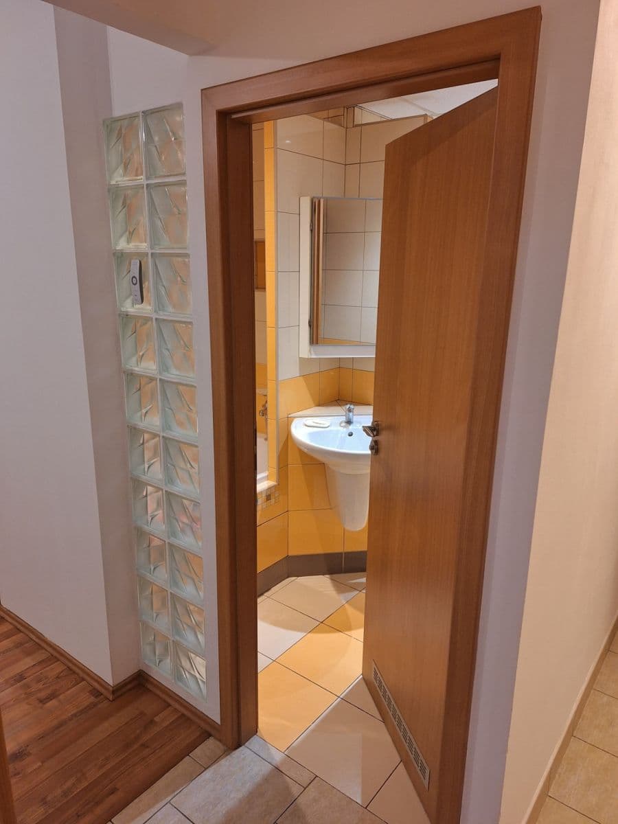 Pronájem bytu 2+kk 42 m², Přímětická, Praha, Praha Pronájem bytu 2+kk 42 m², Přímětická, Praha, Praha