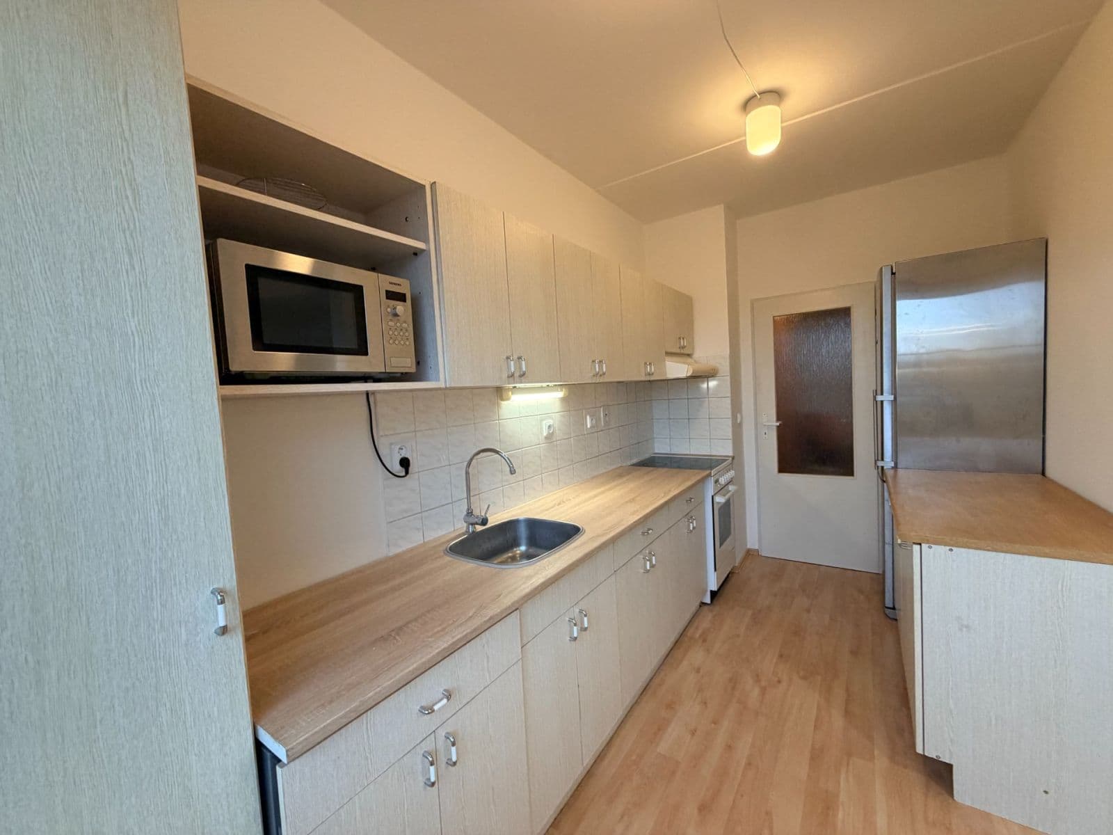 Pronájem bytu 2+kk 51 m², Vojtěcha Lanny, Kladno, Středočeský kraj Pronájem bytu 2+kk 51 m², Vojtěcha Lanny, Kladno, Středočeský kraj