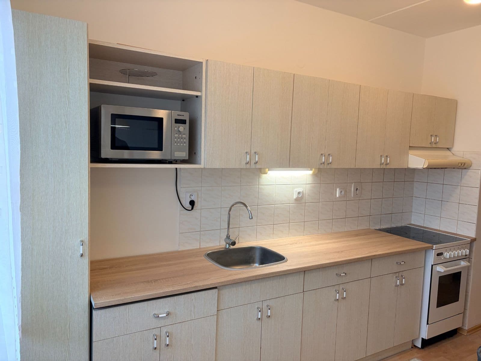 Pronájem bytu 2+kk 51 m², Vojtěcha Lanny, Kladno, Středočeský kraj Pronájem bytu 2+kk 51 m², Vojtěcha Lanny, Kladno, Středočeský kraj