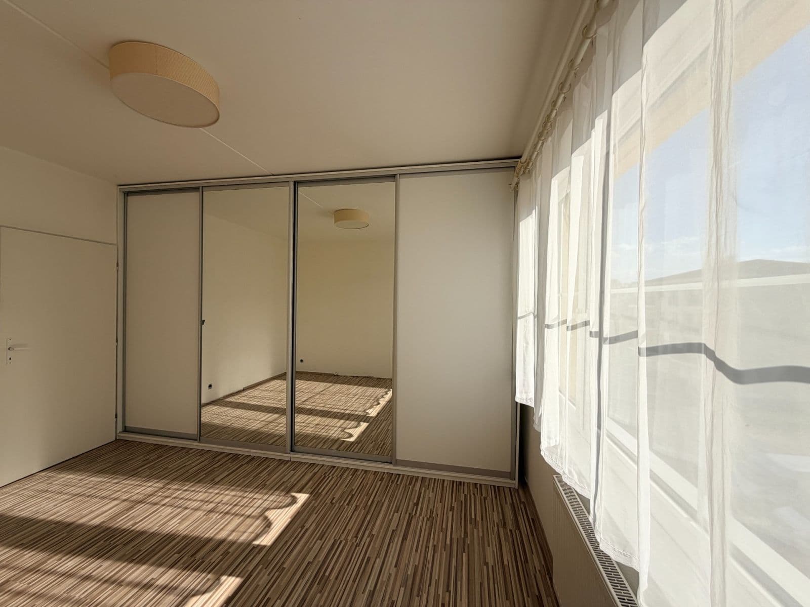 Pronájem bytu 2+kk 51 m², Vojtěcha Lanny, Kladno, Středočeský kraj Pronájem bytu 2+kk 51 m², Vojtěcha Lanny, Kladno, Středočeský kraj