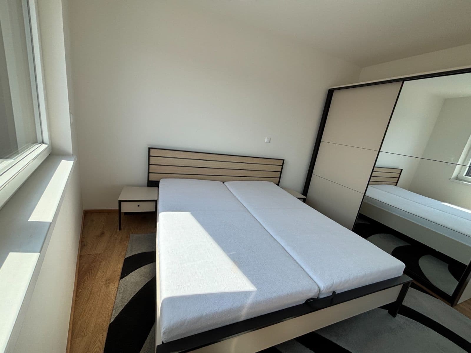 Pronájem bytu 2+kk 63 m², Pod Harfou, Praha, Praha Pronájem bytu 2+kk 63 m², Pod Harfou, Praha, Praha