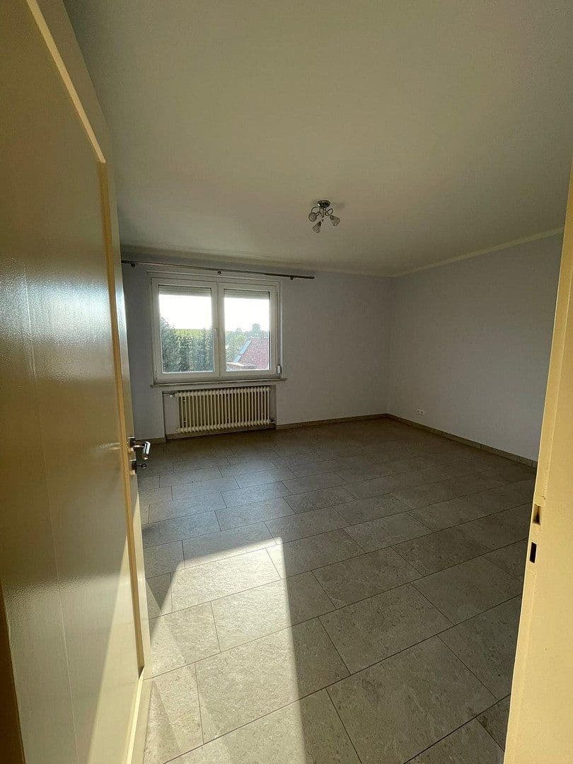 Pronájem bytu 3+1 95 m², Rametshalde 15, Münsingen, Bádensko-Württembersko Pronájem bytu 3+1 95 m², Rametshalde 15, Münsingen, Bádensko-Württembersko