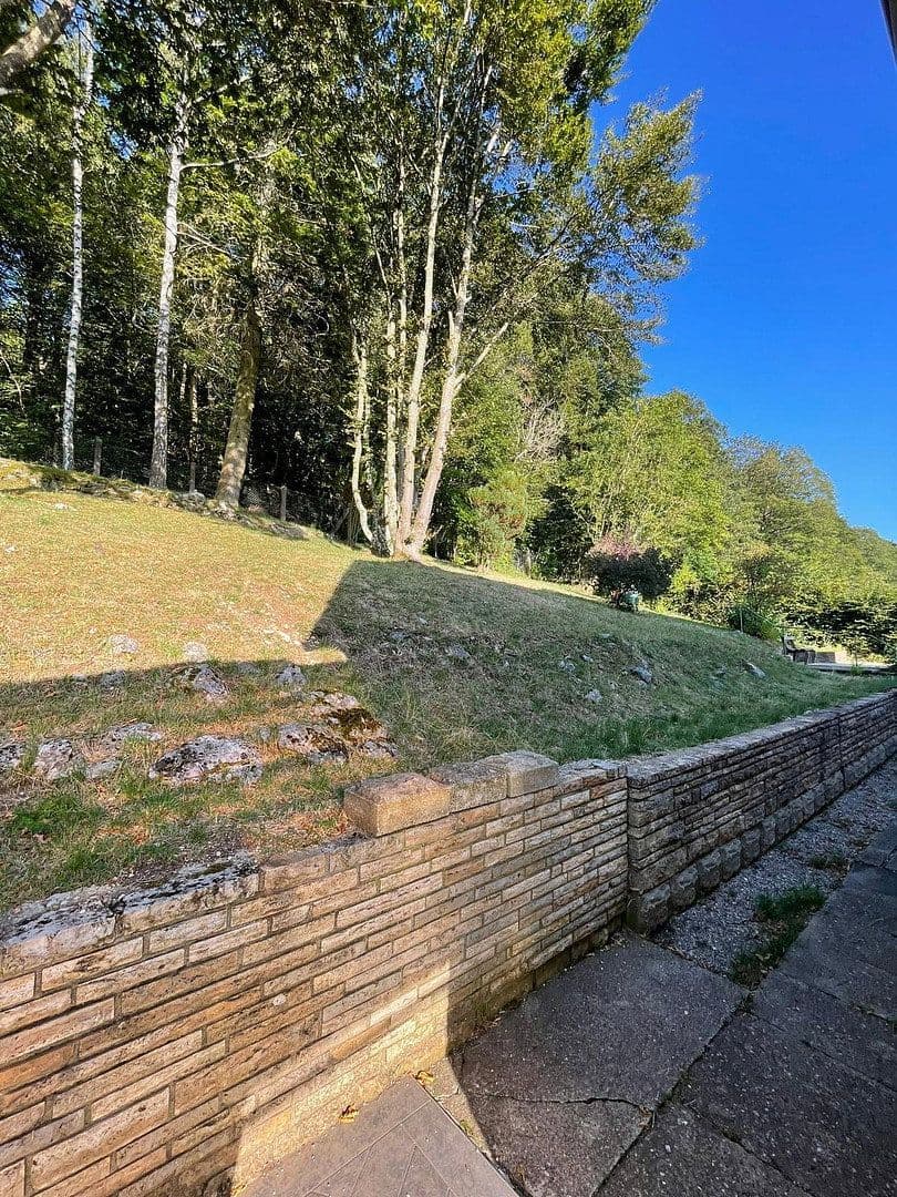 Pronájem bytu 3+1 95 m², Rametshalde 15, Münsingen, Bádensko-Württembersko Pronájem bytu 3+1 95 m², Rametshalde 15, Münsingen, Bádensko-Württembersko