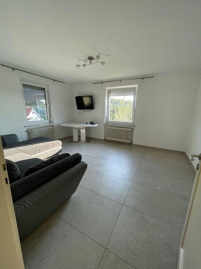 Pronájem bytu 3+1 95 m², Rametshalde 15, Münsingen, Bádensko-Württembersko Pronájem bytu 3+1 95 m², Rametshalde 15, Münsingen, Bádensko-Württembersko