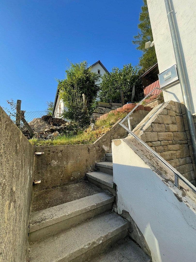 Pronájem bytu 3+1 95 m², Rametshalde 15, Münsingen, Bádensko-Württembersko Pronájem bytu 3+1 95 m², Rametshalde 15, Münsingen, Bádensko-Württembersko