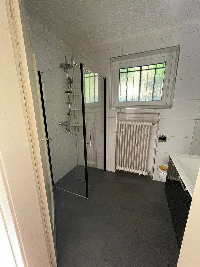 Pronájem bytu 3+1 95 m², Rametshalde 15, Münsingen, Bádensko-Württembersko Pronájem bytu 3+1 95 m², Rametshalde 15, Münsingen, Bádensko-Württembersko