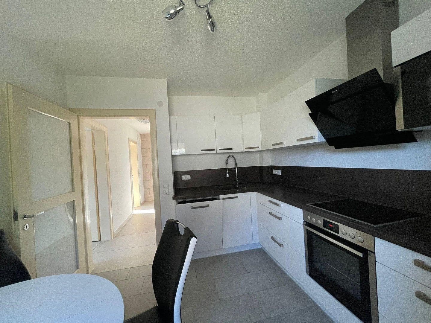 Pronájem bytu 3+1 95 m², Rametshalde 15, Münsingen, Bádensko-Württembersko Pronájem bytu 3+1 95 m², Rametshalde 15, Münsingen, Bádensko-Württembersko