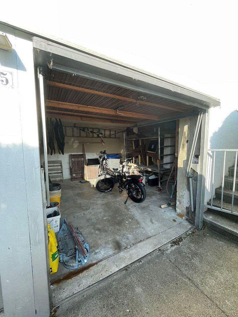 Pronájem bytu 3+1 95 m², Rametshalde 15, Münsingen, Bádensko-Württembersko Pronájem bytu 3+1 95 m², Rametshalde 15, Münsingen, Bádensko-Württembersko