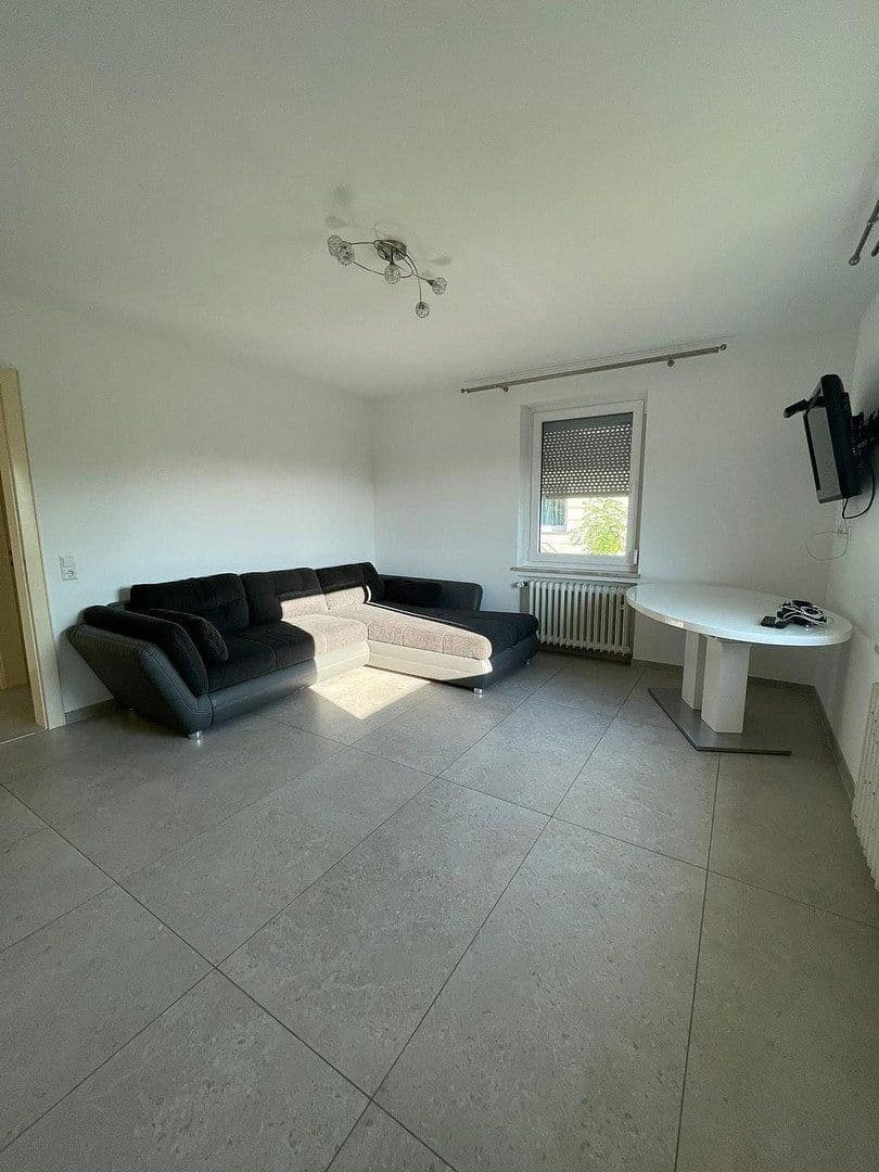 Pronájem bytu 3+1 95 m², Rametshalde 15, Münsingen, Bádensko-Württembersko Pronájem bytu 3+1 95 m², Rametshalde 15, Münsingen, Bádensko-Württembersko