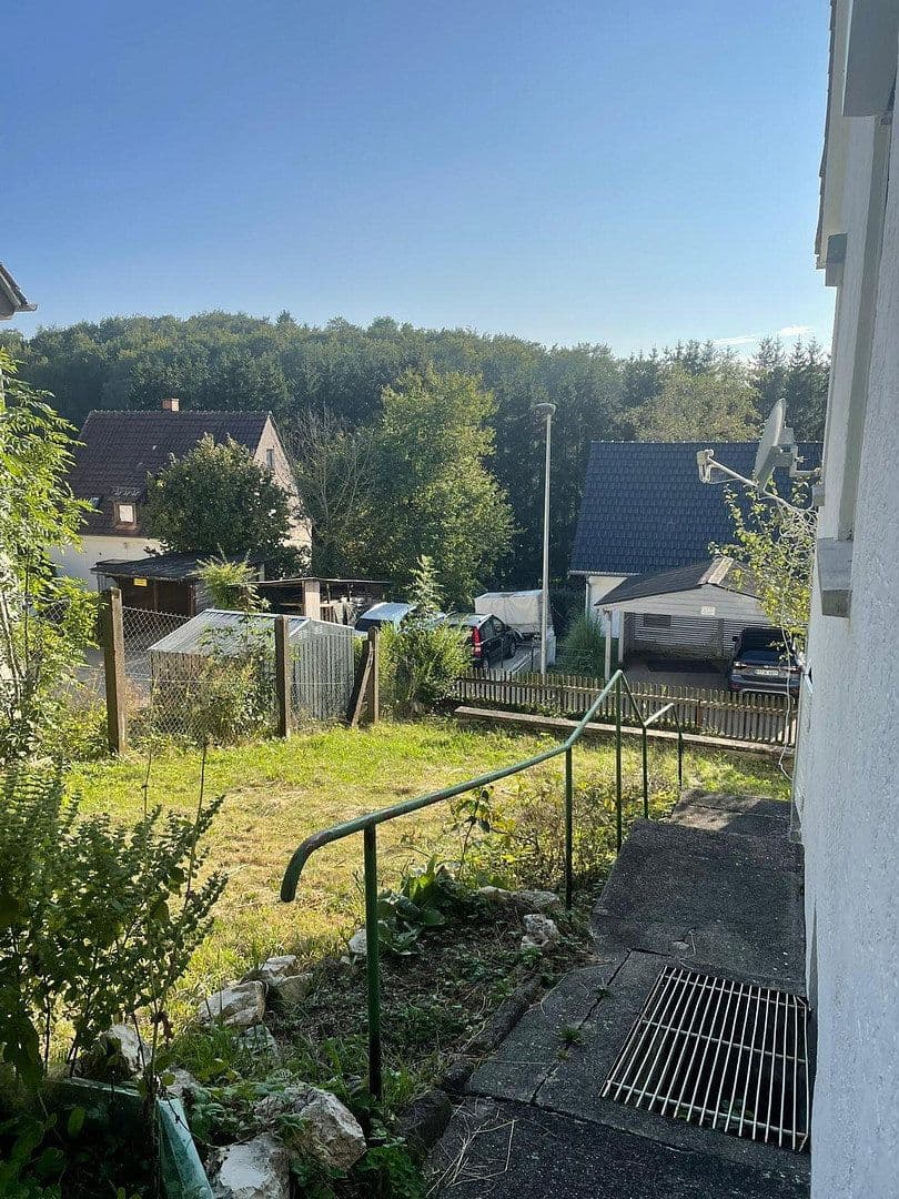 Pronájem bytu 3+1 95 m², Rametshalde 15, Münsingen, Bádensko-Württembersko Pronájem bytu 3+1 95 m², Rametshalde 15, Münsingen, Bádensko-Württembersko