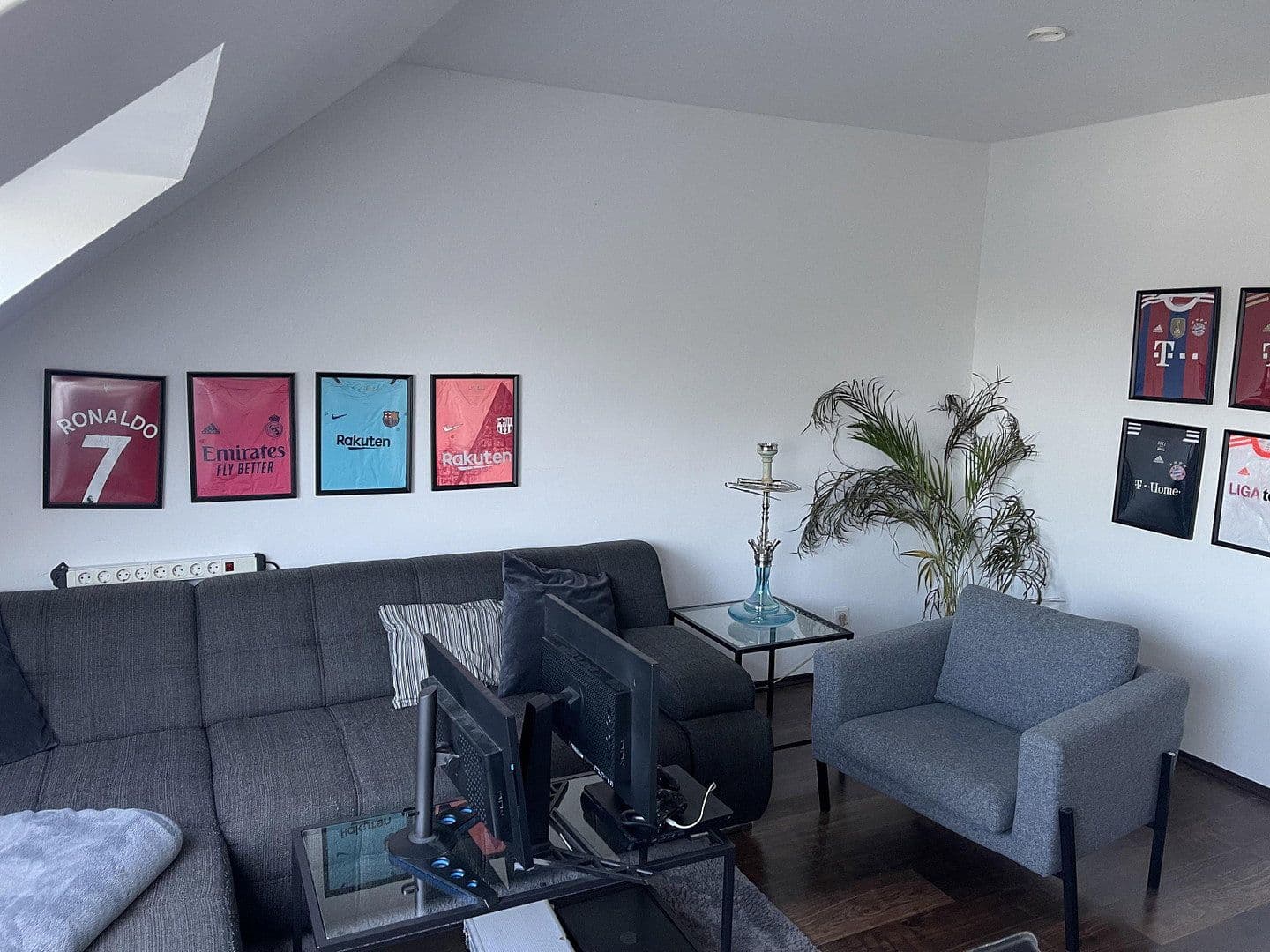 Prodej domu 158 m², pozemek 178 m², Wuppertal, Severní Porýní-Vestfálsko Prodej domu 158 m², pozemek 178 m², Wuppertal, Severní Porýní-Vestfálsko