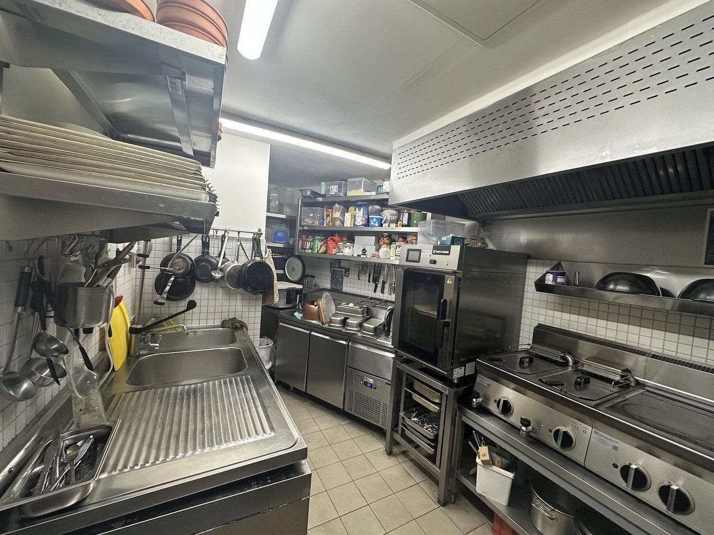 Pronájem nebytového prostoru 100 m², Trautenaustr. 5, Berlin, Berlín Pronájem nebytového prostoru 100 m², Trautenaustr. 5, Berlin, Berlín