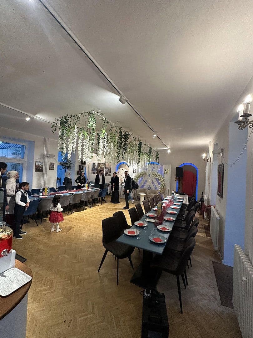 Pronájem nebytového prostoru 100 m², Trautenaustr. 5, Berlin, Berlín Pronájem nebytového prostoru 100 m², Trautenaustr. 5, Berlin, Berlín