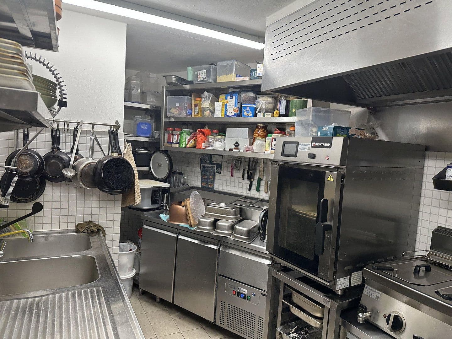 Pronájem nebytového prostoru 100 m², Trautenaustr. 5, Berlin, Berlín Pronájem nebytového prostoru 100 m², Trautenaustr. 5, Berlin, Berlín