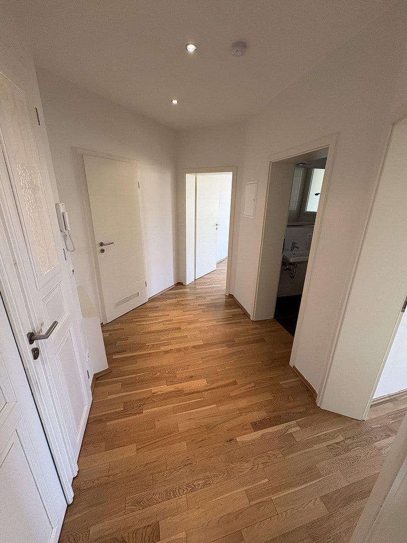 Pronájem bytu 2+1 58 m², Engelsdorfer Straße, Leipzig, Sasko Pronájem bytu 2+1 58 m², Engelsdorfer Straße, Leipzig, Sasko